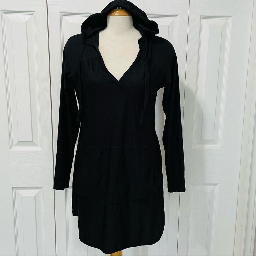 Athleta Black Activewear Top with White Logo
